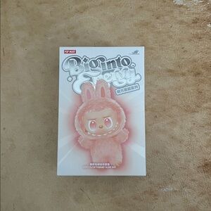 Authentic and sealed box. Pop Mart Big into Energy Labubu HOPE.